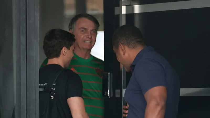 Paraguassu FM 87.9 — Moraes autoriza cirurgia de Bolsonaro e nega pedido de prisão domiciliar O ministro do Supremo Tribunal Federal (STF) Alexandre de Moraes autorizou a realização de um procedimento cirúrgico de Jair Bolsonaro, mas negou o pedido de prisão domiciliar apresentado pela defesa do ex-presidente. “Defiro a realização do ‘reparo cirúrgico em caráter eletivo” apontado como necessário [&hellip;]
