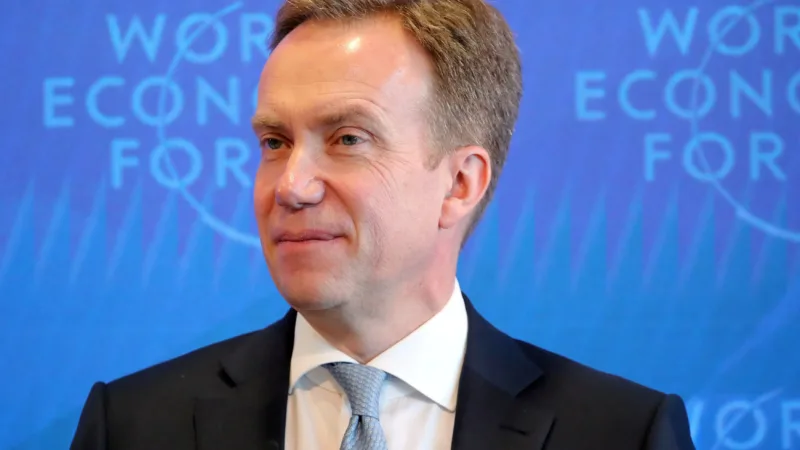 Morada FM — Borge Brende, presidente do Fórum Econômico Mundial Denis Balibouse/Reuters O presidente e CEO do Fórum Econômico Mundial Borge Brende, afirmou nesta quinta-feira (26) que está deixando o cargo, poucas semanas depois de o fórum ter iniciado uma investigação independente sobre seu relacionamento com o criminoso sexual Jeffrey Epstein. Brende, que assumiu a presidência do fórum [&hellip;]