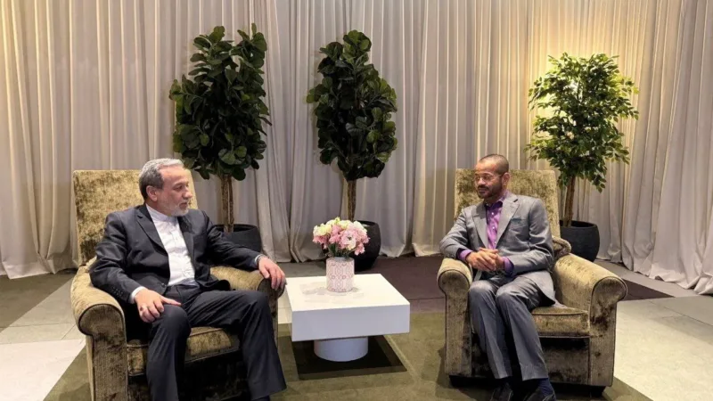 Morada FM — Presidente do Irã vê boas perspectivas para negociações com EUA Os Estados Unidos e o Irã realizaram nesta quinta-feira (26) mais uma rodada de negociações sobre o programa nuclear iraniano. O encontro, no entanto, foi pausado após cerca de três horas de tratativas e deve ser retomado mais tarde ainda nesta quinta, segundo o Omã, [&hellip;]