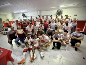 Morada FM — Jogando no Estádio Benitão em Rio Claro, o Vila Nova ficou no empate em 0x0 com o Velo Clube no duelo da segunda fase da Copa do Brasil. Com isso, a disputa foi para os pênaltis e o Tigrão venceu por 4×2. Na terceira fase, o Vila vai encarar o Operário do