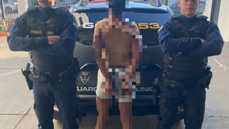 Morada FM — &nbsp; A GCM de Rio Verde efetuou a prisão de uma mulher suspeita de fazer ameaças com arma branca em uma unidade de saúde no Bairro Anhanguera. Segundo as informações, uma mulher teria entrado na unidade e preferido ameaças e ofensas contra os funcionários. Durante a abordagem, a autora desacatou a equipe com ofensas. Em consulta aos sistemas, foi constatado que possui passagens por furto, ameaça e desacato. Diante dos fatos, foi conduzida à autoridade policial competente, juntamente com as vítimas, para as providências cabíveis.