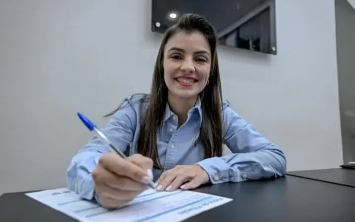 Morada FM — A deputada federal Marussa Boldrin anunciou em suas redes sociais a sua filiação no partido Republicanos. Com isso, Marussa deixa o MDB, partido onde ela se elegeu deputada federal nas eleições de 2022. A deputada deverá buscar a reeleição nas eleições deste ano. Em 2022, Marussa que até então era vereadora em &nbsp; &nbsp;