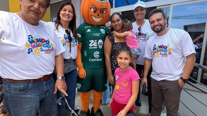 Morada FM — A Rádio Morada do Sol FM 97,7 promoveu, no domingo (11), uma ação especial em comemoração ao Dia das Crianças, em Rio Verde, no interior de Goiás. A programação contou com brincadeiras, distribuição de brinquedos, atrações recreativas e sorteios de prêmios para o público infantil. O evento aconteceu das 8h às 11h30 e chegou à sua segunda edição com apoio da equipe da emissora que se reuniram em uma manhã dedicada às crianças. Entre as atividades teve pula-pula, touro mecânico, distribuição de sorvetes e algodão-doce, além da entrega de brinquedos. A programação também incluiu o sorteio de cinco bicicletas novas e [&hellip;]