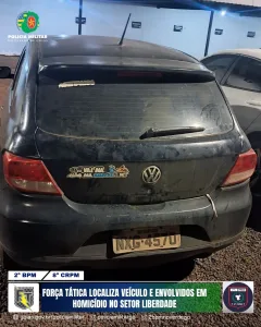Morada FM —   A equipe de Força Tática, composta pelo 1º Sgt Moura, 3º Sgt Araújo, 3º Sgt Allef, após compartilhamento de informações e em operação conjunta com demais forças de segurança, localizou em Santo Antônio da Barra, município de Goiás, um veículo suspeito de ter sido utilizado em um homicídio ocorrido na madrugada do dia 18 de outubro, em Rio Verde. Durante a abordagem, quatro pessoas foram identificadas no automóvel. Segundo informações levantadas pela equipe, um dos ocupantes seria o condutor do veículo utilizado no transporte da vítima até o local do crime. Os abordados e o veículo foram encaminhados à 8ª […]
