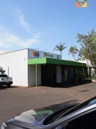 Morada FM — &nbsp; A Prefeitura de Rio Verde inaugurou uma unidade da Polícia Civil destinada à emissão da Carteira de Identidade Nacional (CIN), conhecida como RG Nacional. O atendimento será direcionado a públicos prioritários, conforme informações divulgadas pelo secretário municipal de Saúde, Thiago Souza. Entre os grupos contemplados estão crianças neurodivergentes, pessoas com Transtorno do Espectro Autista (TEA), idosos e pessoas com necessidades especiais. A iniciativa tem como foco oferecer atendimento direcionado a esses públicos durante o processo de emissão do documento de identificação. A Carteira de Identidade Nacional é o documento que utiliza o Cadastro de Pessoas Físicas (CPF) como número único [&hellip;]